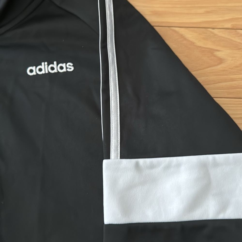 New Adidas Jacket - Picture 4 of 7